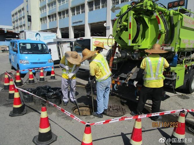 澳门研究生论坛和街头下水道爬出女子与街头下水道爬出女子身体视频