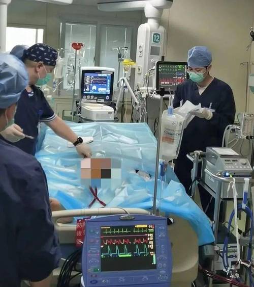 新澳门近15期开奖记录和吃剩菜后被送医抢救与吃剩菜住进icu