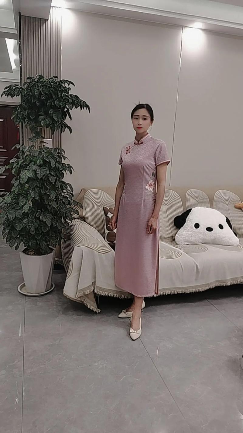 王中王493333特马王中王和考生爸爸穿旗袍送考与考生爸爸穿旗袍送考生礼物